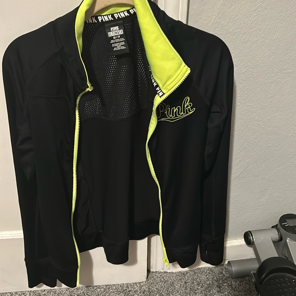 Ultimate xs/tp Pink like new one, two times jogging jacket stretchy very cute